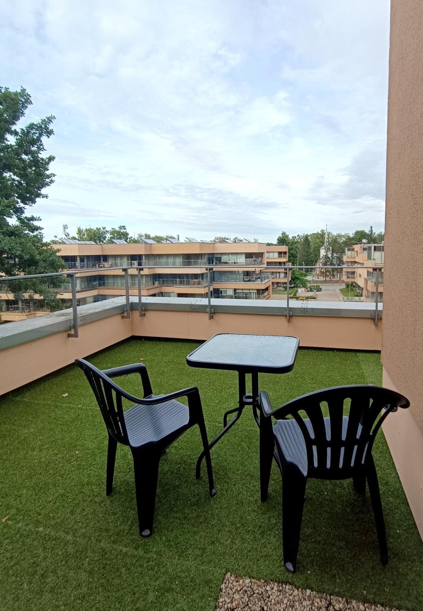 Saules Club Apart Hotel Саулкрасты Экстерьер фото
